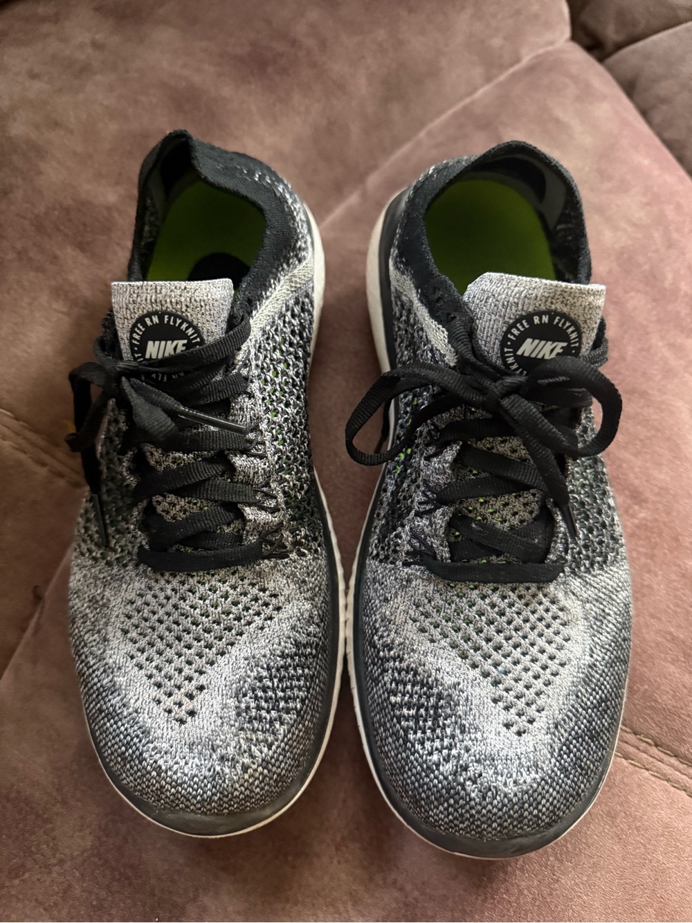 Nike Free Run Flyknit Trainer in Black and White - Picture 2 of 6